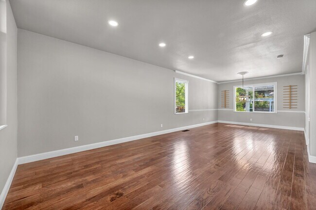 Building Photo - 4360 Great Falls Loop