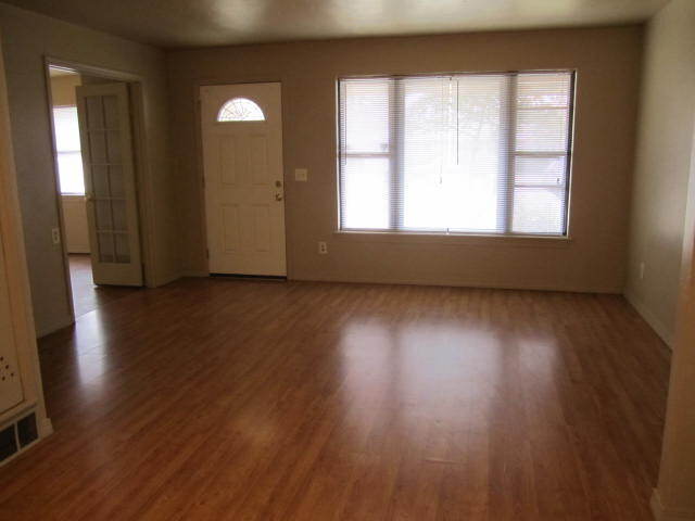 Building Photo - 1707 Westchester Dr