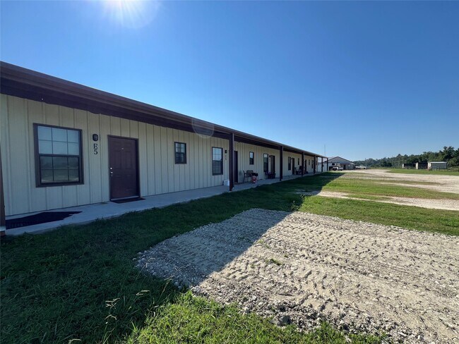 Building Photo - 875 FM 1696