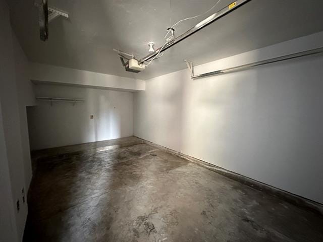 Building Photo - 9823 Summerwood Cir