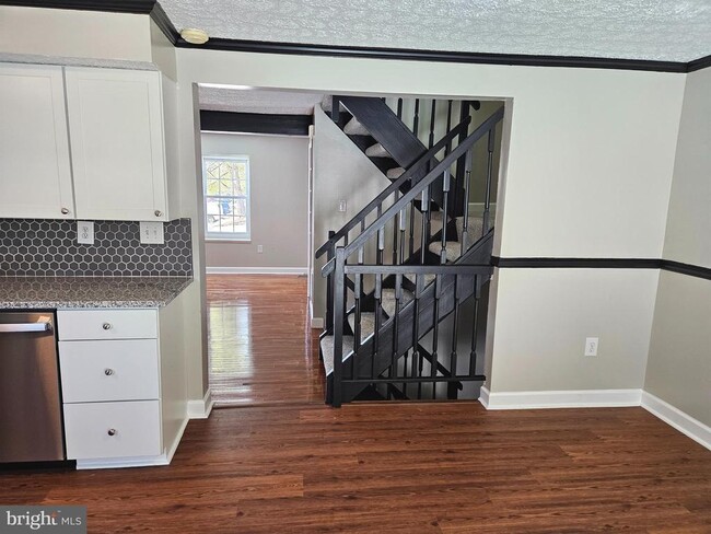 Building Photo - 10717 Glen Hannah Dr