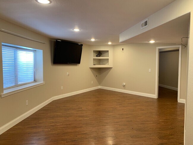 Building Photo - Beautifully updated home on 5 acres