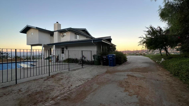 Building Photo - 5130 Cerrillos Dr