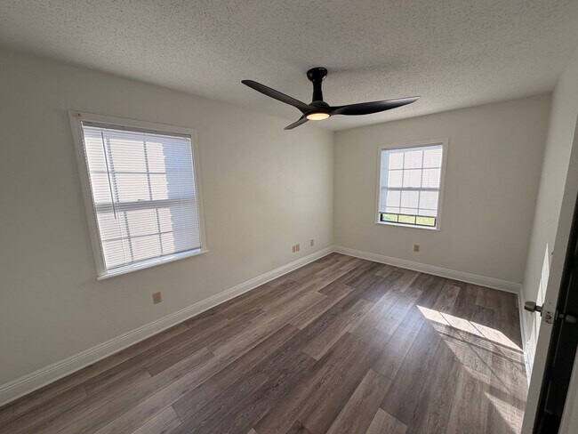 Building Photo - 1538 Mansfield Dr