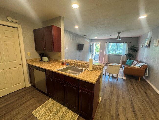 Building Photo - 10265 Gandy Blvd N