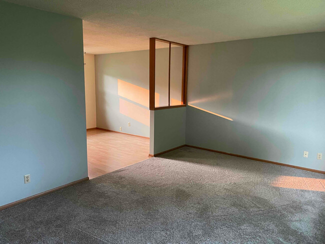 Building Photo - 2206 Springvale Ct