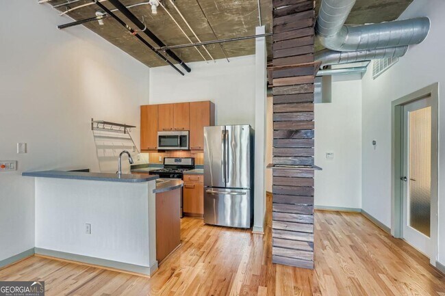 Building Photo - 1023 Juniper St NE