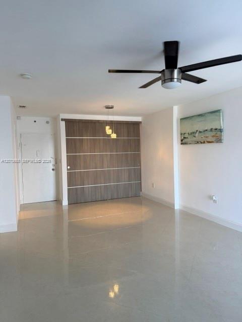 Building Photo - 400 Kings Point Dr