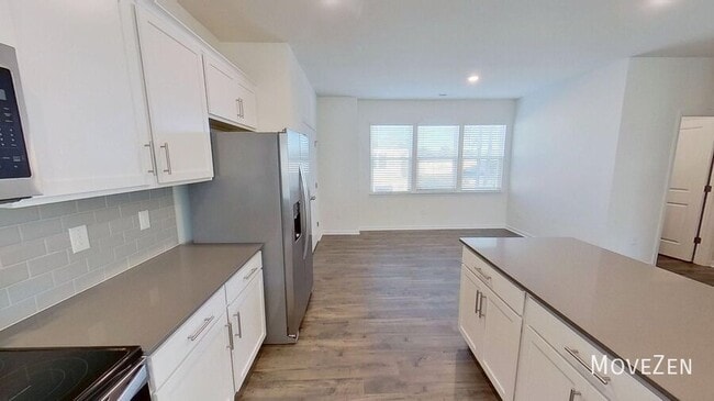 Building Photo - 720 Lucky Clover Way