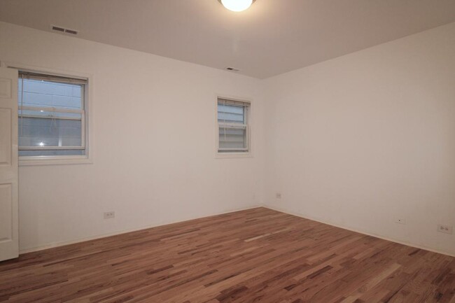 Building Photo - 2 bedroom in Chicago IL 60642