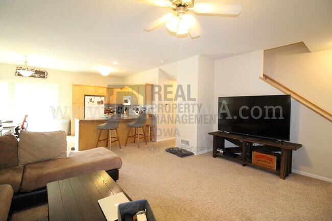 Building Photo - 1617 SW White Birch Cir