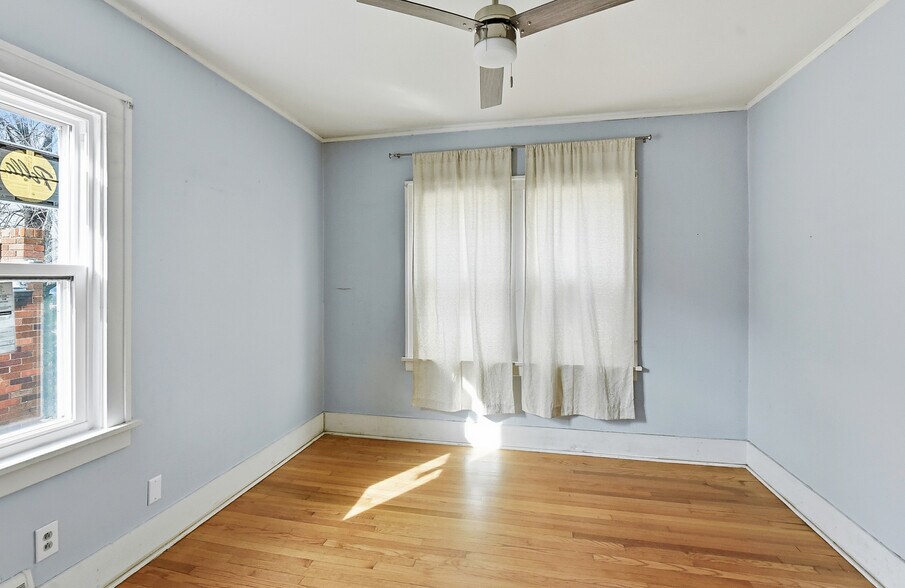 Building Photo - 4709 Shirley St