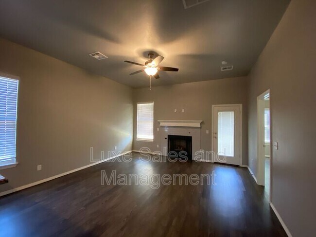 Building Photo - 7804 Meadow Lake Dr