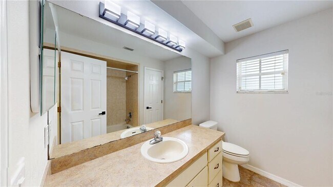 Building Photo - 7923 Ridge Pointe Dr E