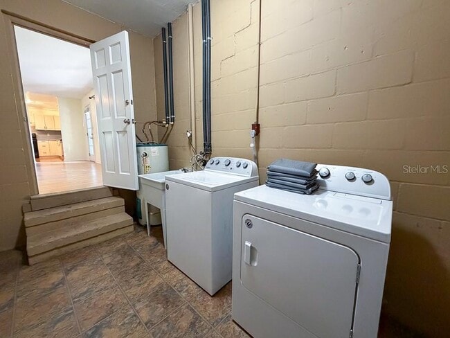 Building Photo - 3027 NW 1st Ave