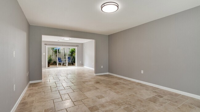 Building Photo - 12615 Huntingwick Dr