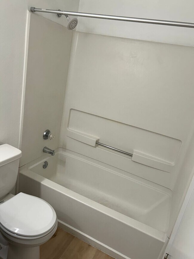 Building Photo - 543 S 900 E