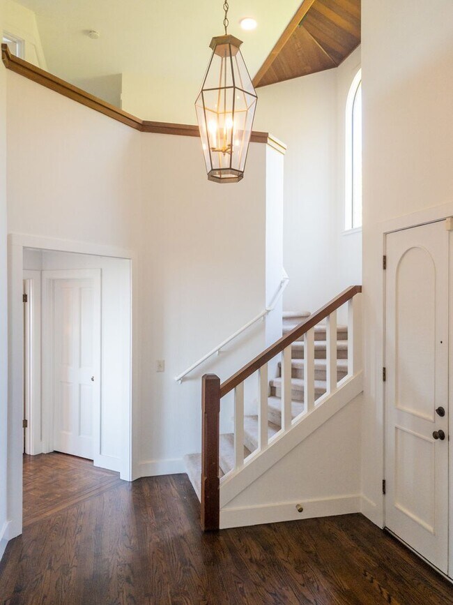 Building Photo - 27 Meadow Hill Dr