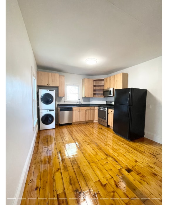 Building Photo - 103 Summer St