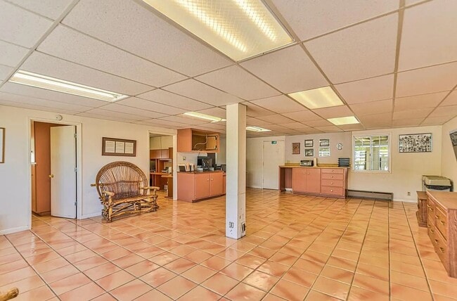 Building Photo - Beautiful Home in Chualar -with many ameni...
