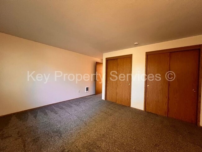 Building Photo - Updated Condo in Hazel Dell