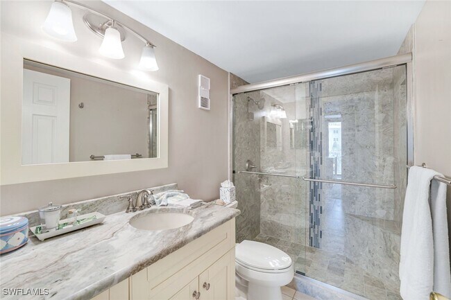 Building Photo - 260 Seaview Ct