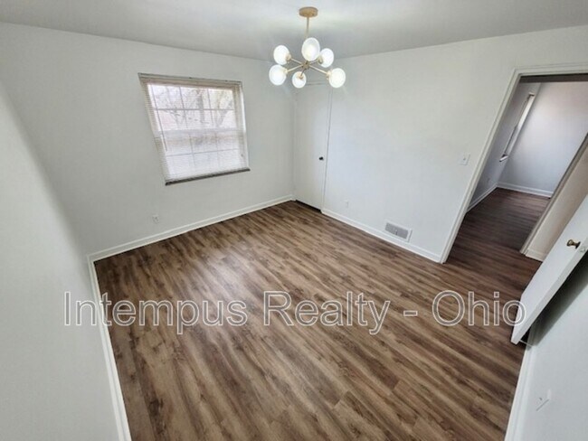 Building Photo - 1060 Sells Ave