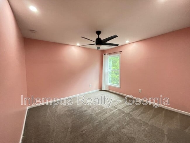 Building Photo - 3816 Thackary Dr