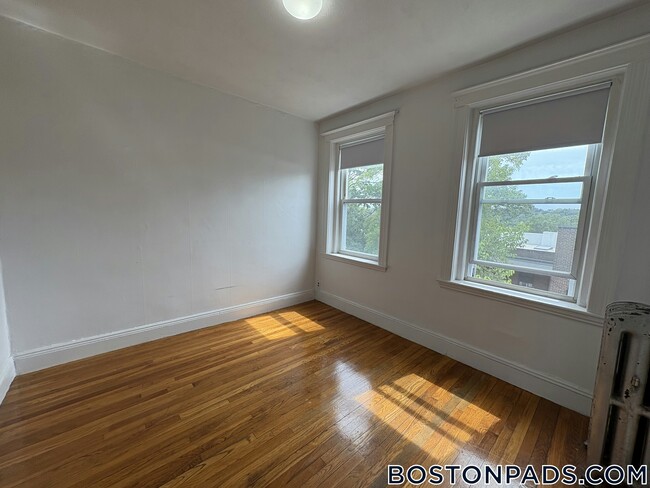 Building Photo - 9 Egremont Rd