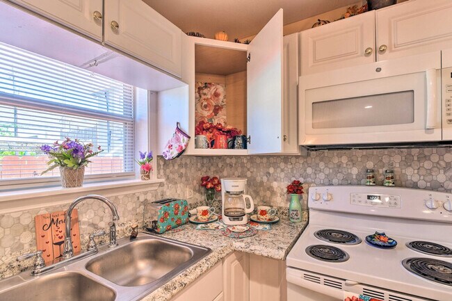 Building Photo - 1319 40th St