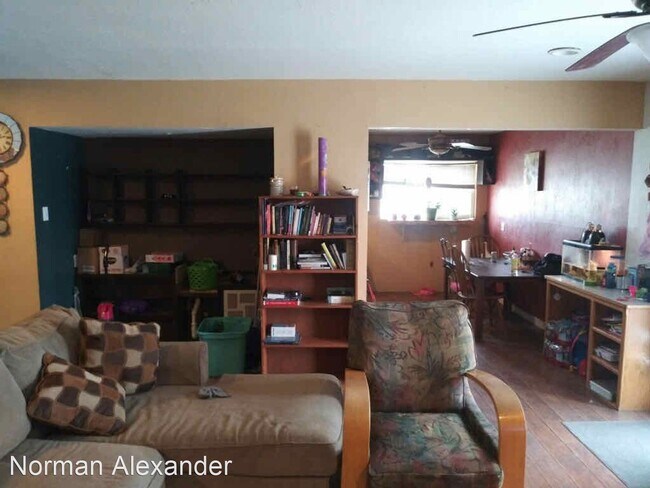 Building Photo - 3 br, 2 bath House - 13771 DOGWOOD ST