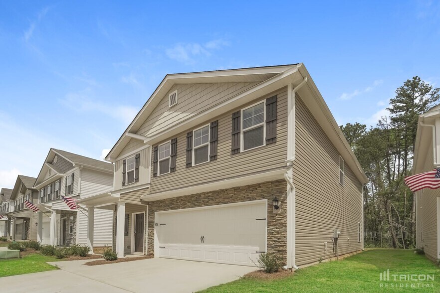 Building Photo - 221 Spring Knoll Dr