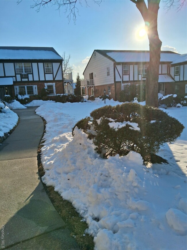 Building Photo - 109 Parkside Dr