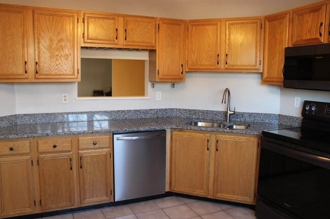 Building Photo - 433 Ellis Ln