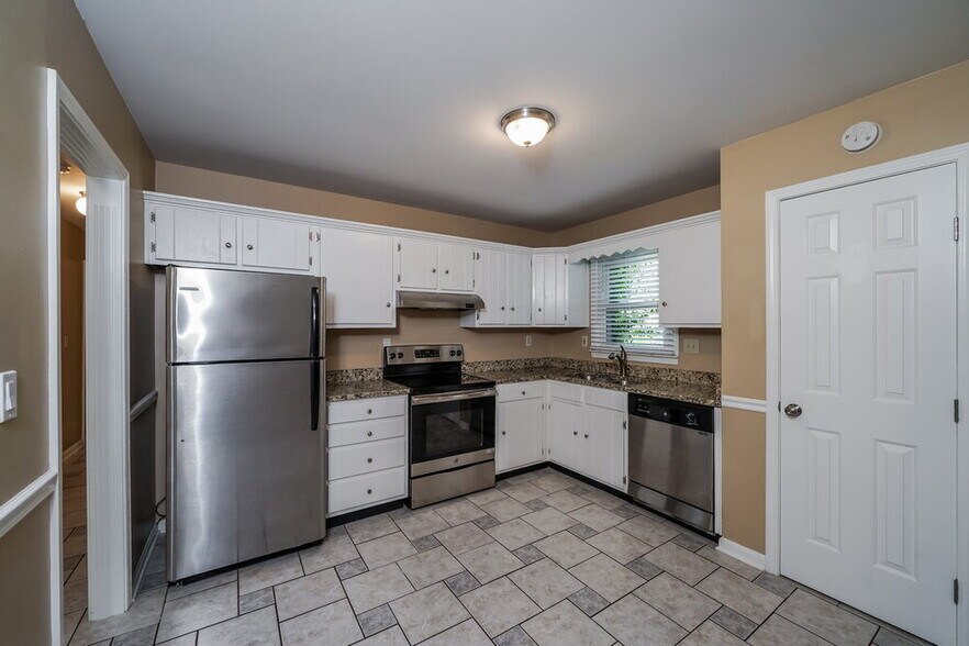 Building Photo - 7017 Field View Ct