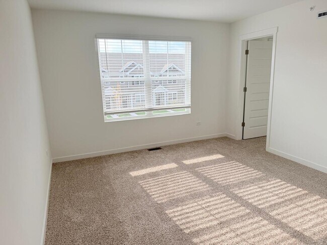 Building Photo - 2235 Barbera Dr