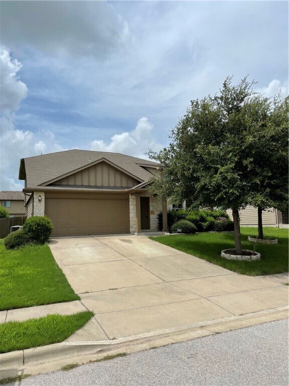 Primary Photo - 108 Lavaca Loop
