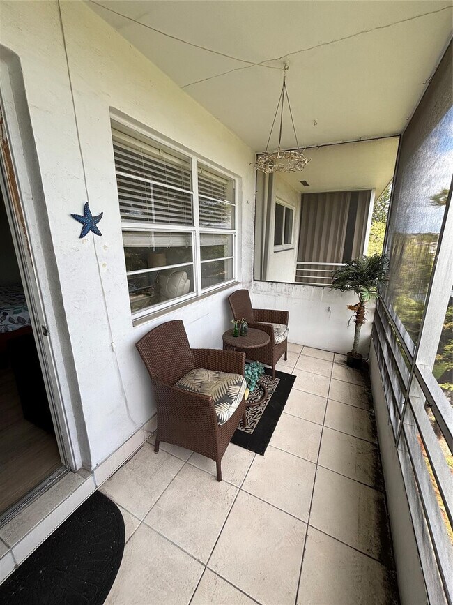 Building Photo - 4310 NW 12th Ct