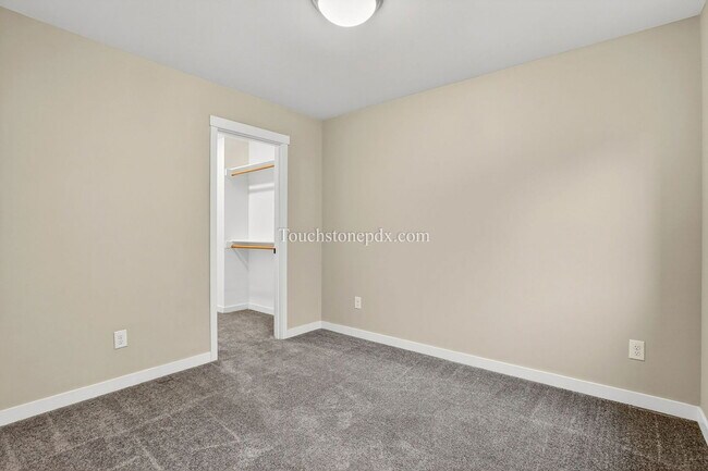 Building Photo - 3859 SE 92nd Ave