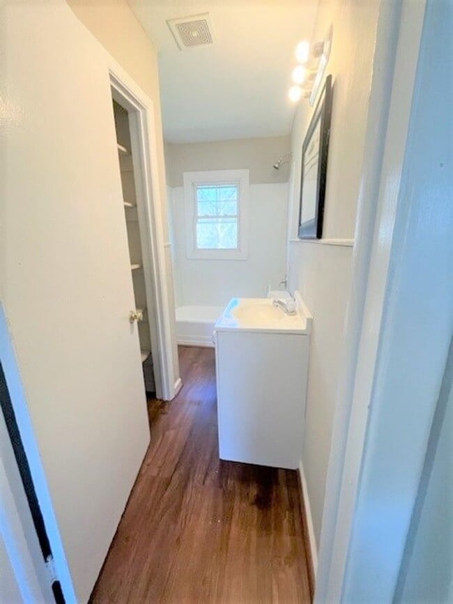 Building Photo - Renovated Duplex Available Now