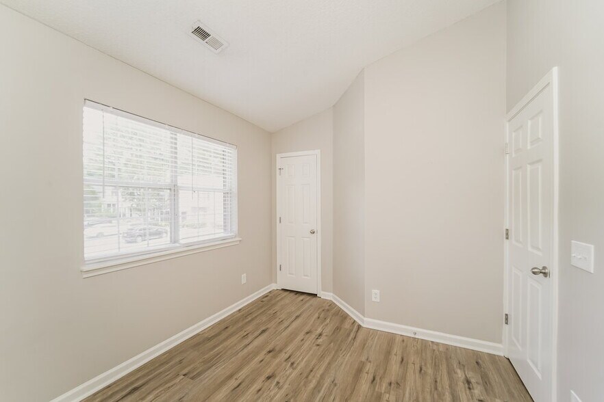 Building Photo - 5746 Prescott Ct