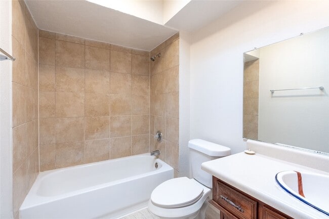 Building Photo - 5417 Knollridge Dr