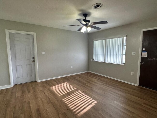 Building Photo - 1014 Park Manor Dr