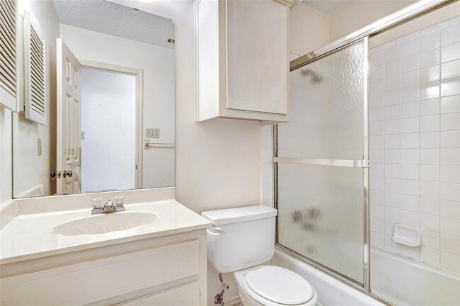 Building Photo - 8704 Clearbrook Trail