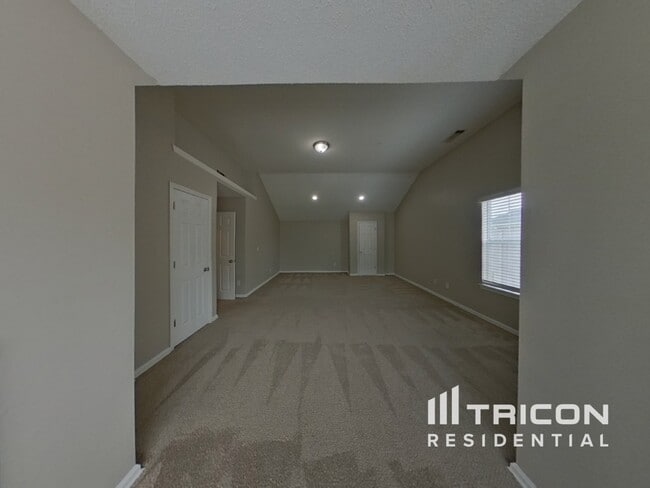 Building Photo - 6684 Overlook Ridge