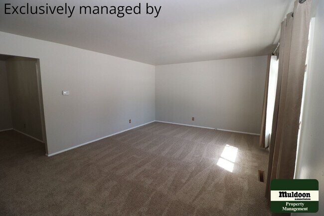 Building Photo - Main Level Living, Close to Ft Carson. 1  ...