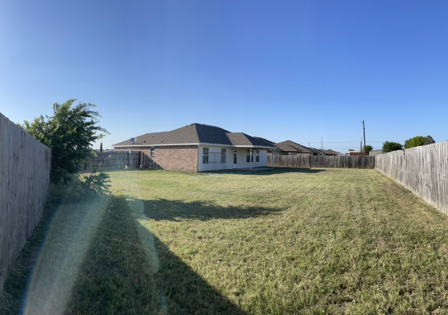 Building Photo - 3602 Ennis Dr