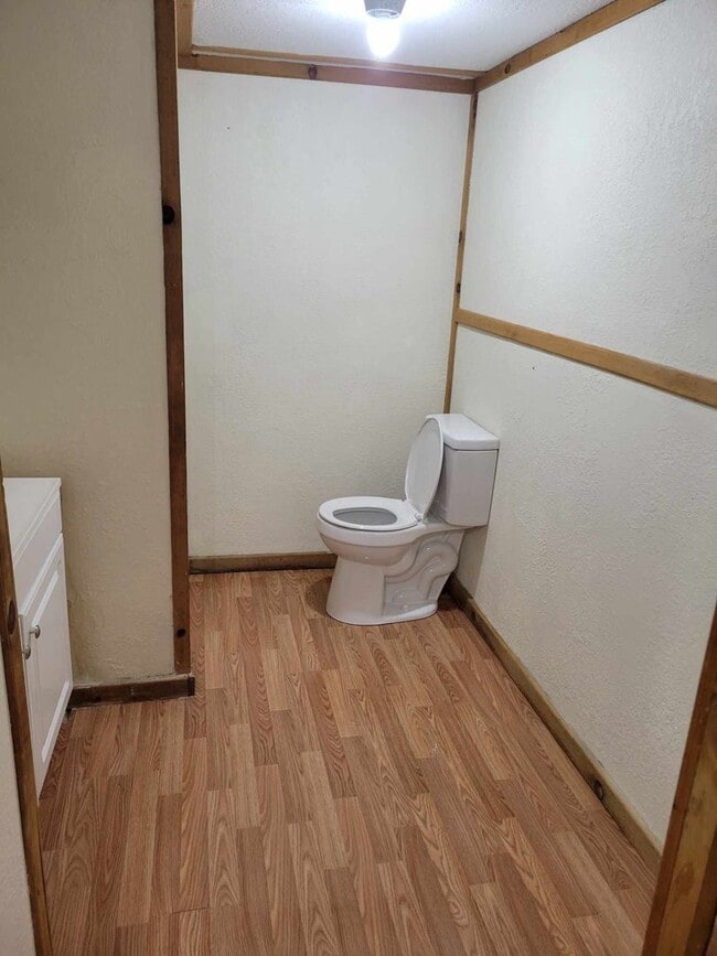 Building Photo - 2 BEDROOM 1 BATHROOM HOUSE FOR RENT