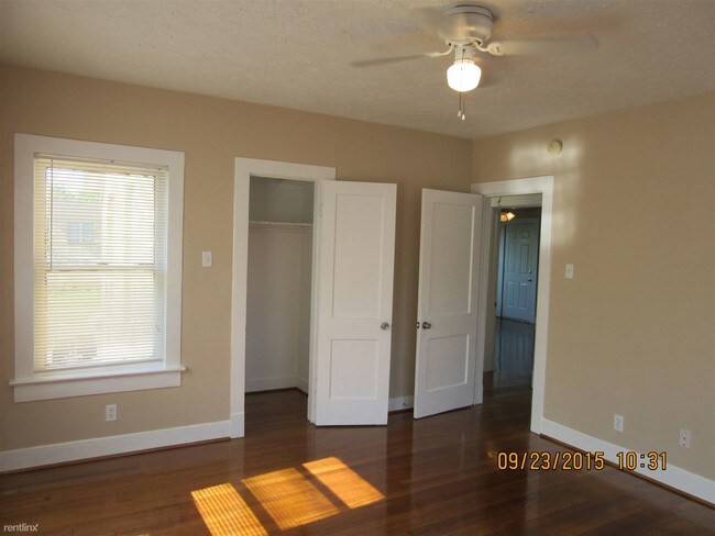 Building Photo - 1 br, 1 bath Duplex - 2715 Cleburne St Apt...