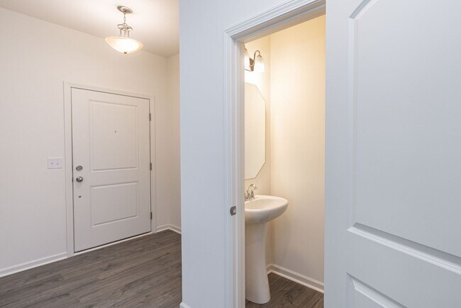Building Photo - 4 Bedroom Home Piedmont School District - ...